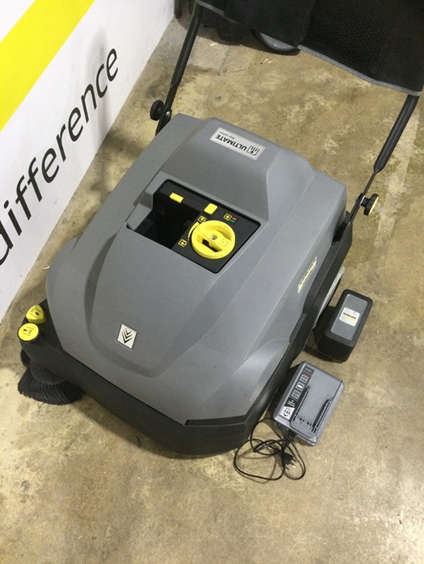 Used Kärcher Carpet Vacuum Sweeper CVS 65/1 Bp - Image 3